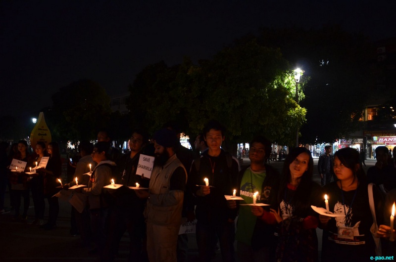 Candle Light Vigil in solidarity with Irom Sharmila  at the Plaza, Sector 17, Chandigarh :: Nov 10 2012