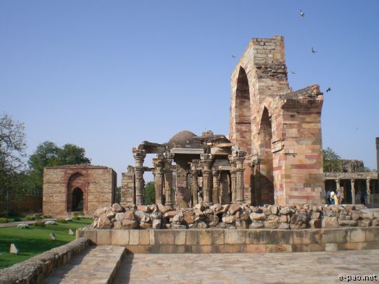 Qutub Minar - Delhi :: 2007