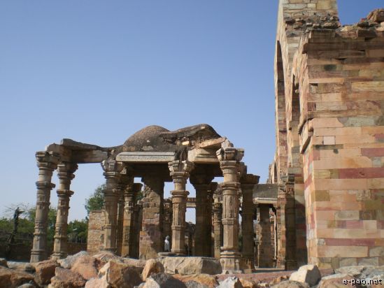 Qutub Minar - Delhi :: 2007