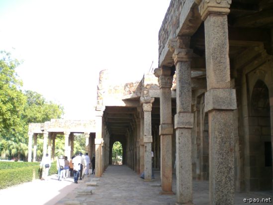 Qutub Minar - Delhi :: 2007