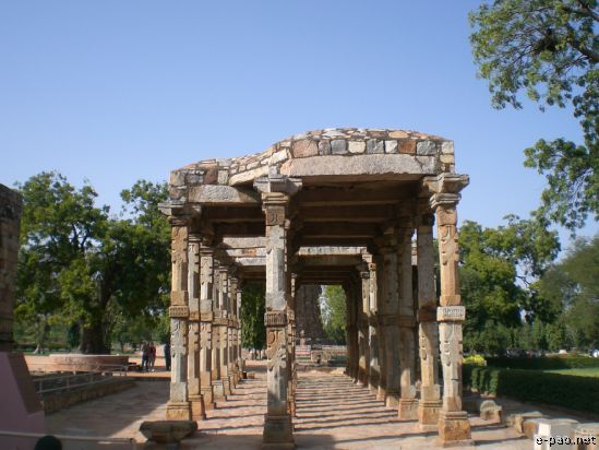 Qutub Minar - Delhi :: 2007