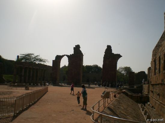 Qutub Minar - Delhi :: 2007
