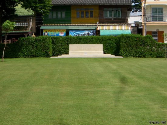 Kanchanaburi War Cemetery :: Thailand 2008