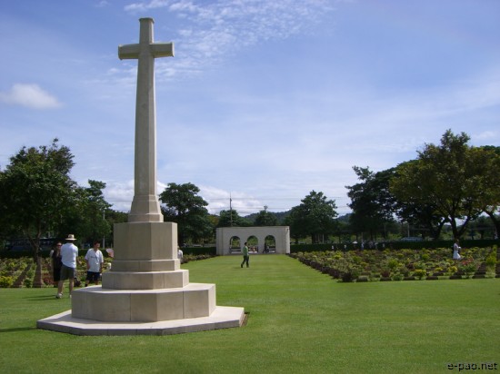 Kanchanaburi War Cemetery :: Thailand 2008