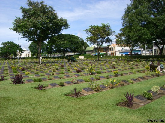 Kanchanaburi War Cemetery :: Thailand 2008
