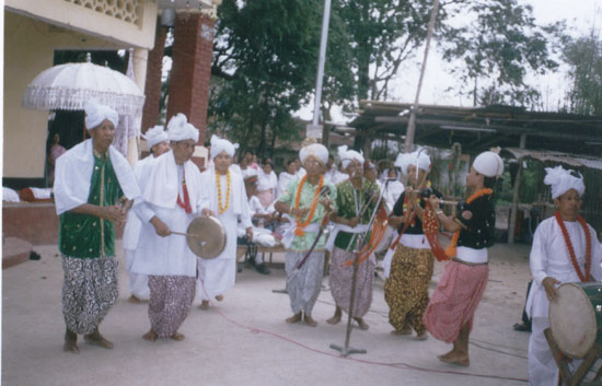 <I>Ibudhou Thangjing Haraoba</I> @ Moirang, Manipur :: April 2007