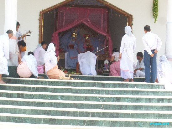 Lai-Haraoba at Khunthokhanbi, Thangmeiband :: 09 May 2009