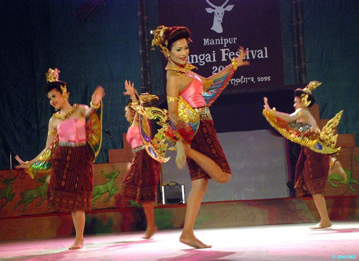 Thai Cultural Dance at the Manipur Sangai Tourism Festival 2011 :: 28 November