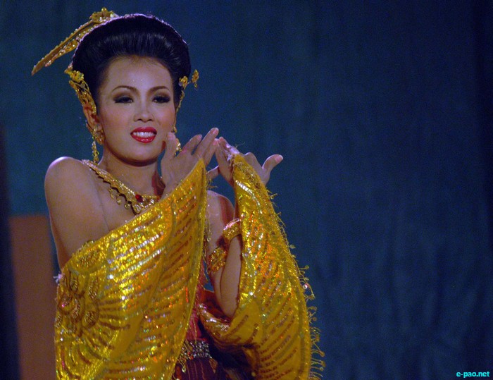 Thai Cultural Dance at the Manipur Sangai Tourism Festival 2011 :: 28 November
