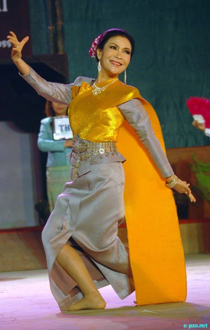Thai Cultural Dance at the Manipur Sangai Tourism Festival 2011 :: 28 November