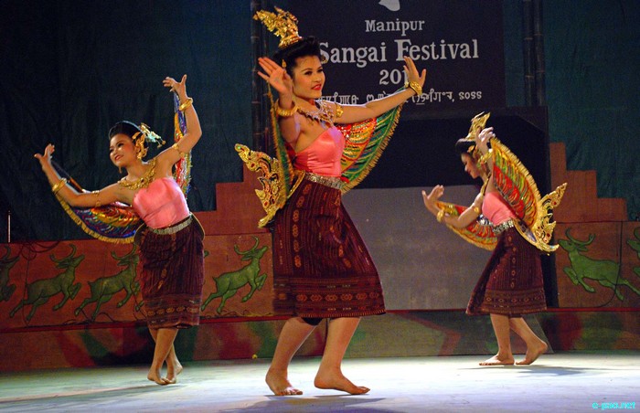 Thai Cultural Dance at the Manipur Sangai Tourism Festival 2011 :: 28 November