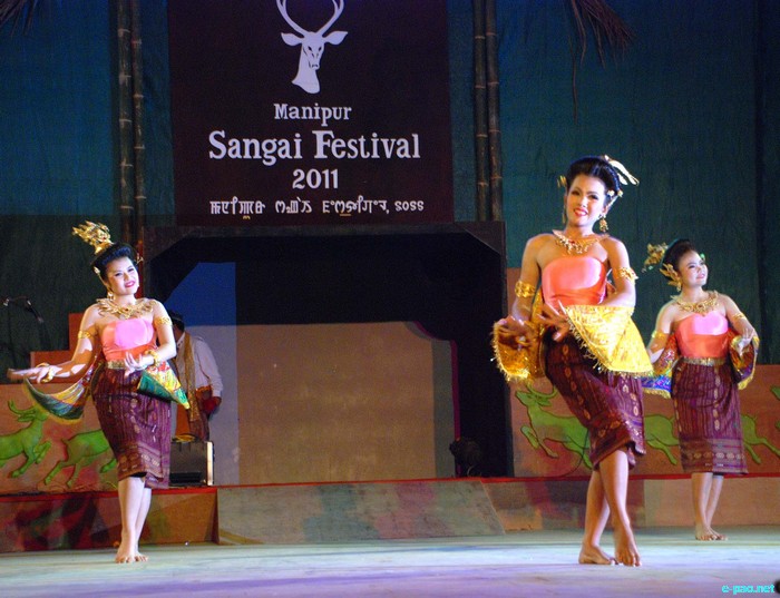 Thai Cultural Dance at the Manipur Sangai Tourism Festival 2011 :: 28 November