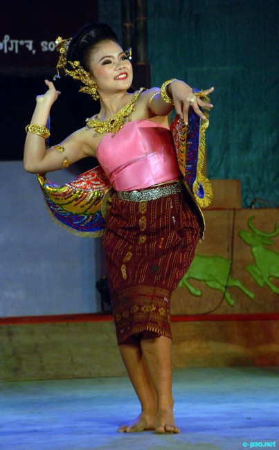 Thai Cultural Dance at the Manipur Sangai Tourism Festival 2011 :: 28 November
