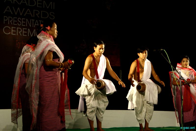 Pung Chollom presentation at Akademi awards presentation ceremony for the year 2010 ::  August 8, 2012