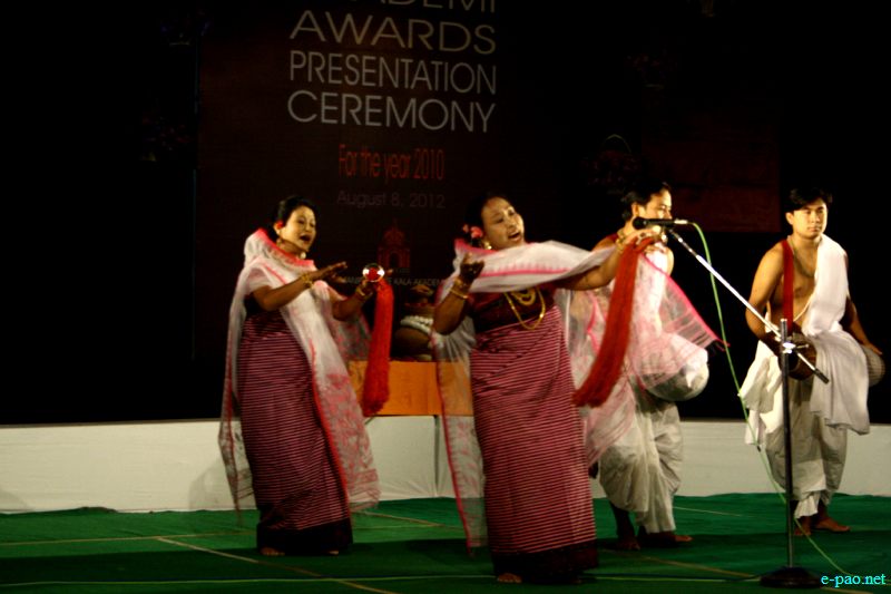 Pung Chollom presentation at Akademi awards presentation ceremony for the year 2010 ::  August 8, 2012