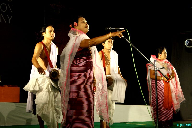 Pung Chollom presentation at Akademi awards presentation ceremony for the year 2010 ::  August 8, 2012