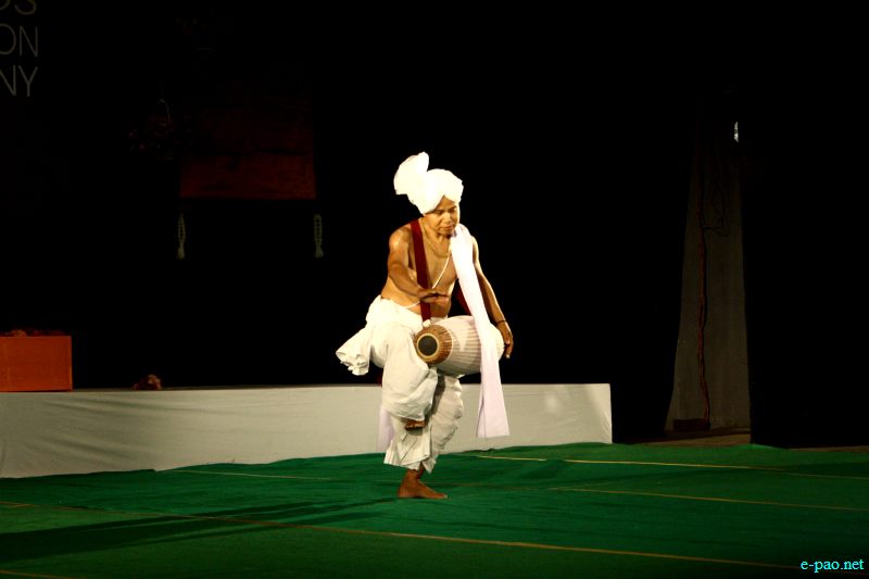 Pung Chollom presentation at Akademi awards presentation ceremony for the year 2010 ::  August 8, 2012