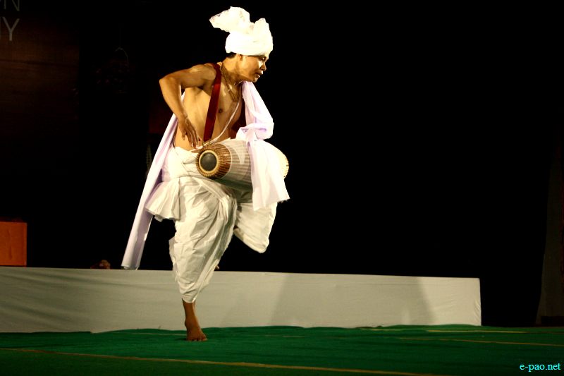 Pung Chollom presentation at Akademi awards presentation ceremony for the year 2010 ::  August 8, 2012