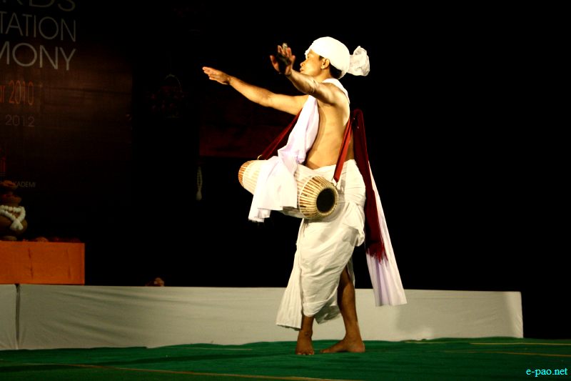 Pung Chollom presentation at Akademi awards presentation ceremony for the year 2010 ::  August 8, 2012
