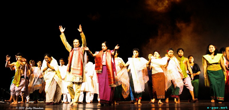 Rajkumar Singhajit Singh (Center) at the Manipuri Nrityashram Dance recital on Guru Rabindranath Tagore's poems