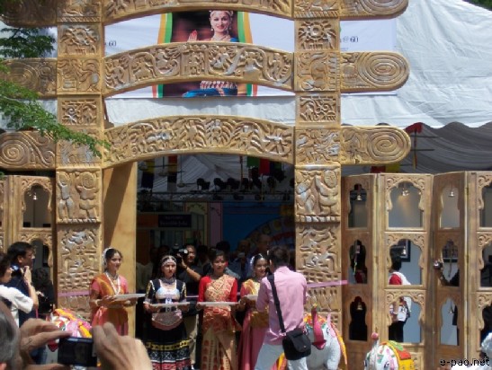 Dhol and Pung Chollom at Festival of India - Singapore :: 2008