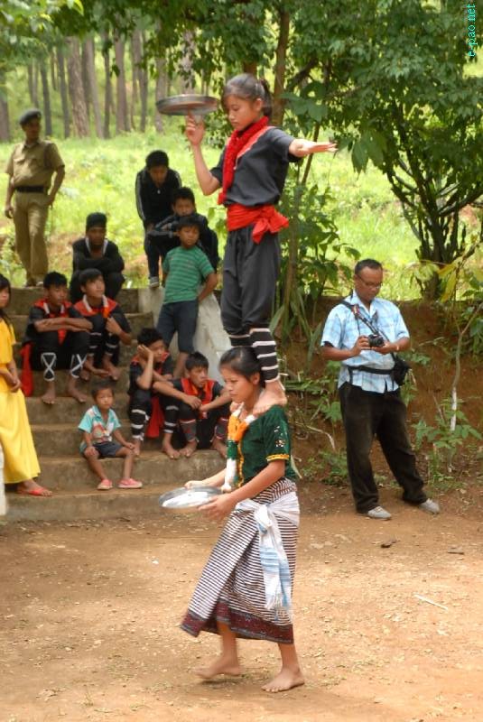 Thang-ta students performed in the closing function of 7 days environment protection camp :: 17 June 2012