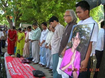 Dharna to support people's movement in Burma :: 2007