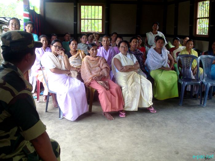 Gift handing out ceremony for widows of late BSF jawan at Nambol Phoijing :: September 20 2011