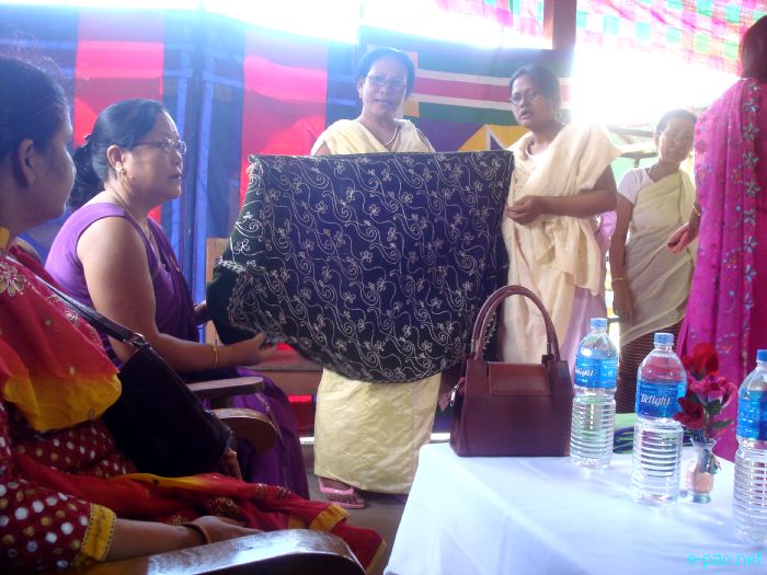 Gift handing out ceremony for widows of late BSF jawan at Nambol Phoijing :: September 20 2011