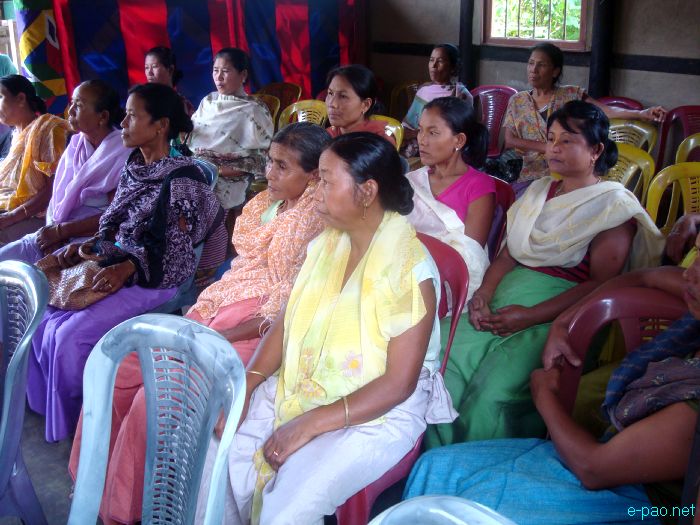Gift handing out ceremony for widows of late BSF jawan at Nambol Phoijing :: September 20 2011