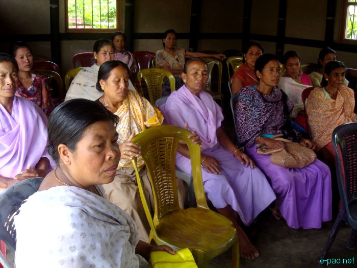 Gift handing out ceremony for widows of late BSF jawan at Nambol Phoijing :: September 20 2011