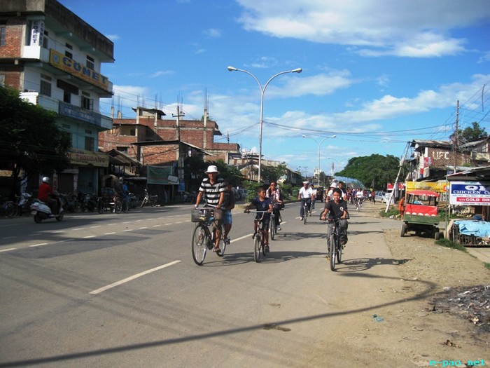 Fifth Critical Mass of cycle enthusiast cycling  at Imphal :: 28 August 2011