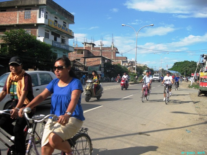 Fifth Critical Mass of cycle enthusiast cycling  at Imphal :: 28 August 2011