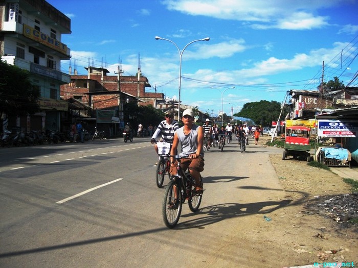 Fifth Critical Mass of cycle enthusiast cycling  at Imphal :: 28 August 2011