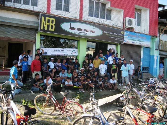 Fifth Critical Mass of cycle enthusiast cycling  at Imphal :: 28 August 2011
