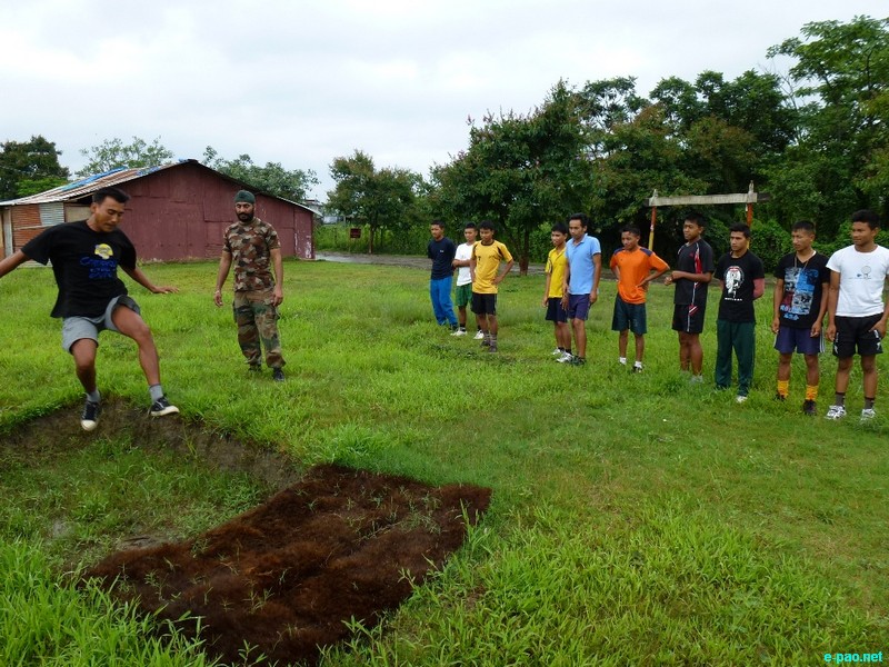 18 Sikh helping youth of Manipur for Army Recruitment :: 28 June 2012