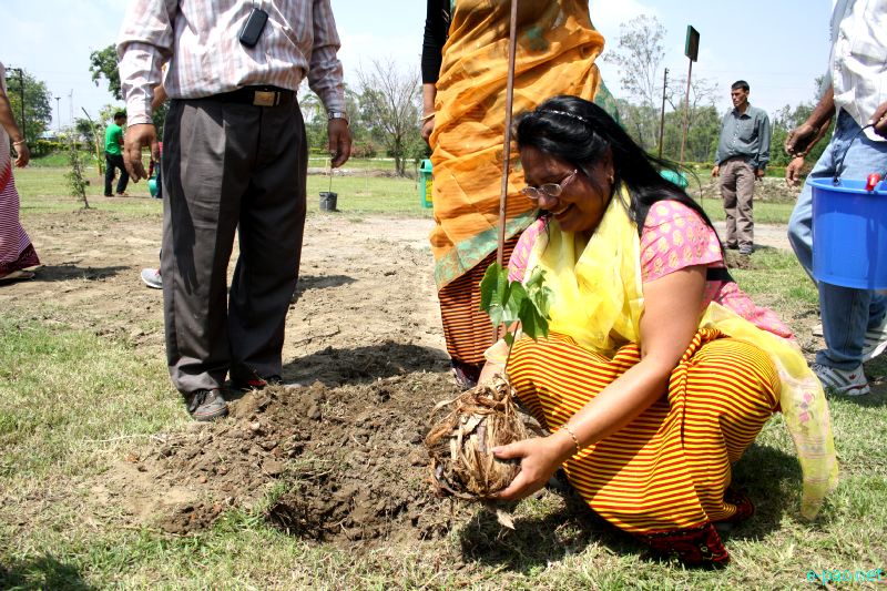 Earth Day 2012 at Kangla with Women's Enviroment Protection Force (WEPF), Manipur :: 22 April 2012