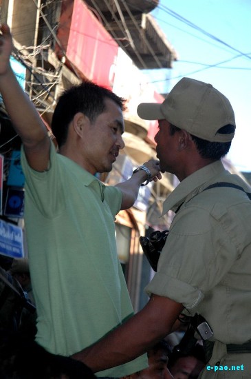 Police Frisking on eve of Lok Sabha Election :: April 10 2009