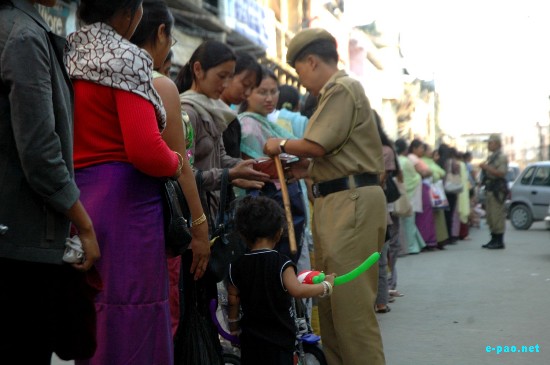 Police Frisking on eve of Lok Sabha Election :: April 10 2009