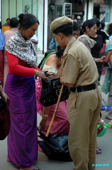 Police Frisking on eve of Lok Sabha Election :: April 10 2009