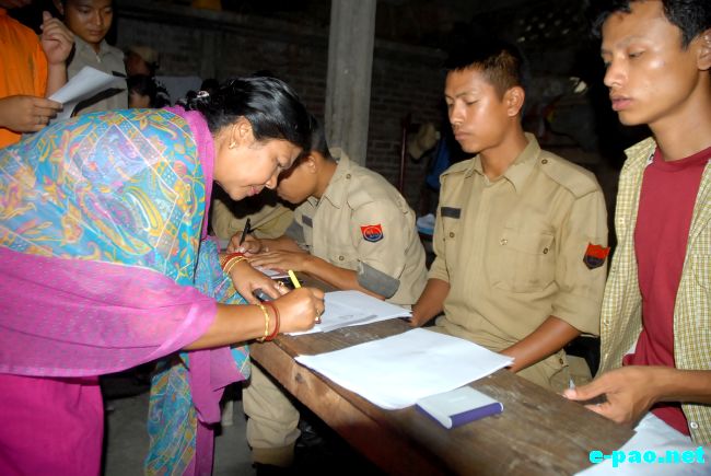 Population Census at Khoyathong polem Leikai, Imphal :: July 18 2011