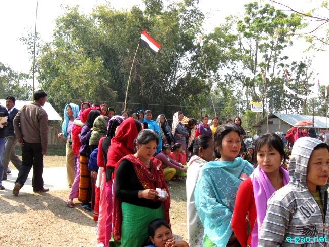 Voting at Konthoujam Assembly Constituency :: February 14, 2011
