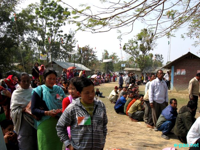 Voting at Konthoujam Assembly Constituency :: February 14, 2011
