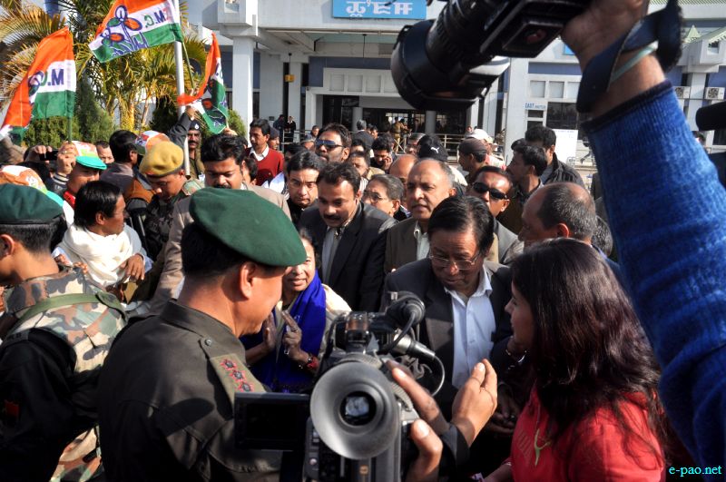 Mamata Banerjee woos Manipur voters on her maiden visit :: January 25, 2012