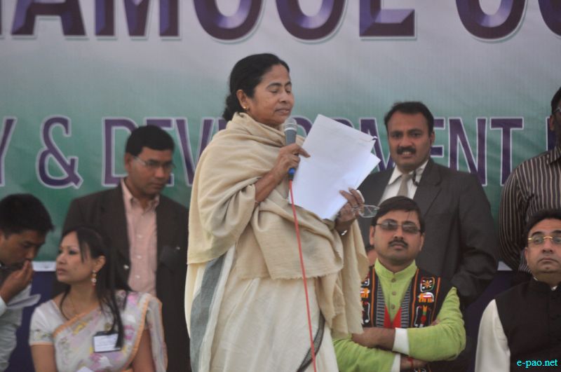 Mamata Banerjee woos Manipur voters on her maiden visit :: January 25, 2012