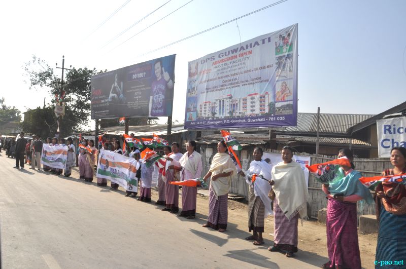 Mamata Banerjee woos Manipur voters on her maiden visit :: January 25, 2012