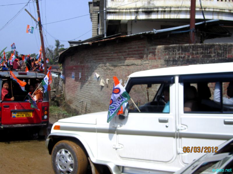 Election result scene at Thangmeiband on eve of election result day  :: March 06 2012