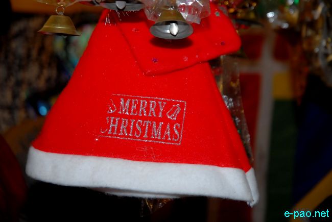 A Christmas shopping in Imphal city   :: 12 December 2010