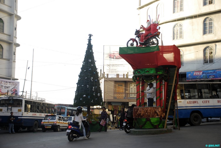 Christmas themed Traffic Points of Aizawl, Mizoram  :: 23 December 2011
