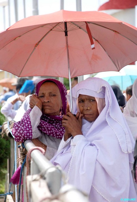Haj pilgrimage to Mecca - See-off at Imphal Tulihal Airport :: 10 October 2011